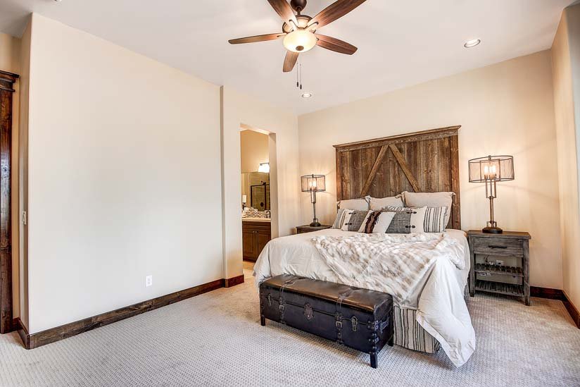 12_Master-Bedroom2