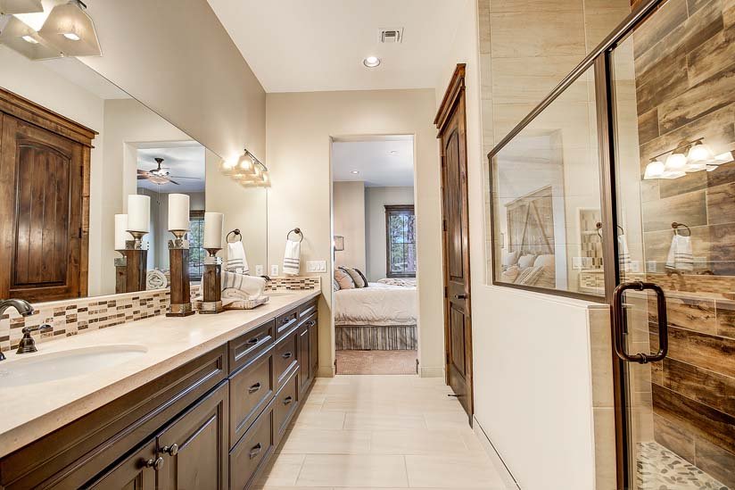 14_Master-Bathroom2