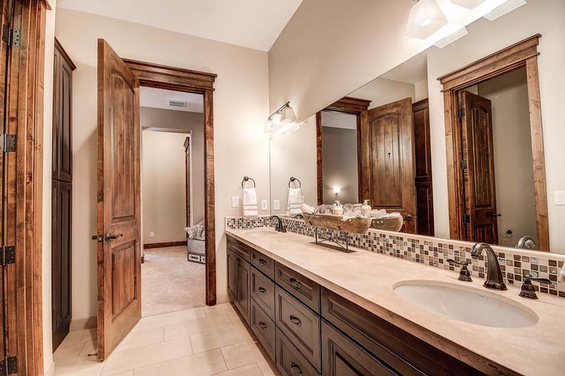 24_Guest-Bathroom