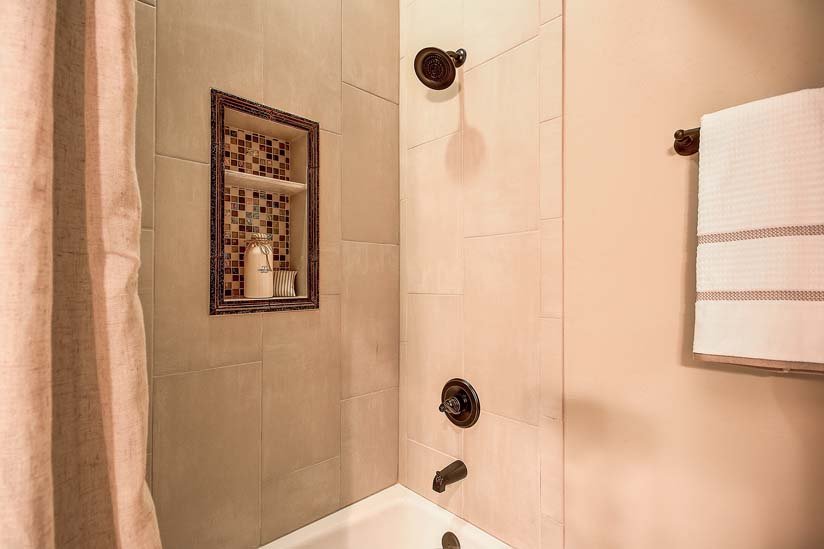 25_Guest-Shower